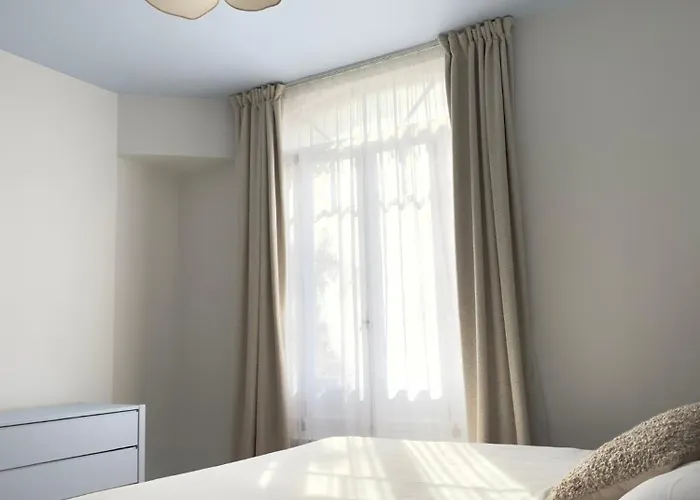 Design & Confort T3 Vue Parc Lit 180